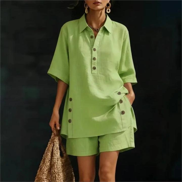Solena | Short-sleeved shirt with a lapel collar and trousers with slit pockets