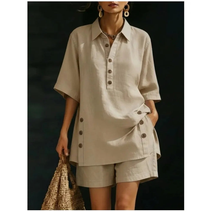 Solena | Short-sleeved shirt with a lapel collar and trousers with slit pockets